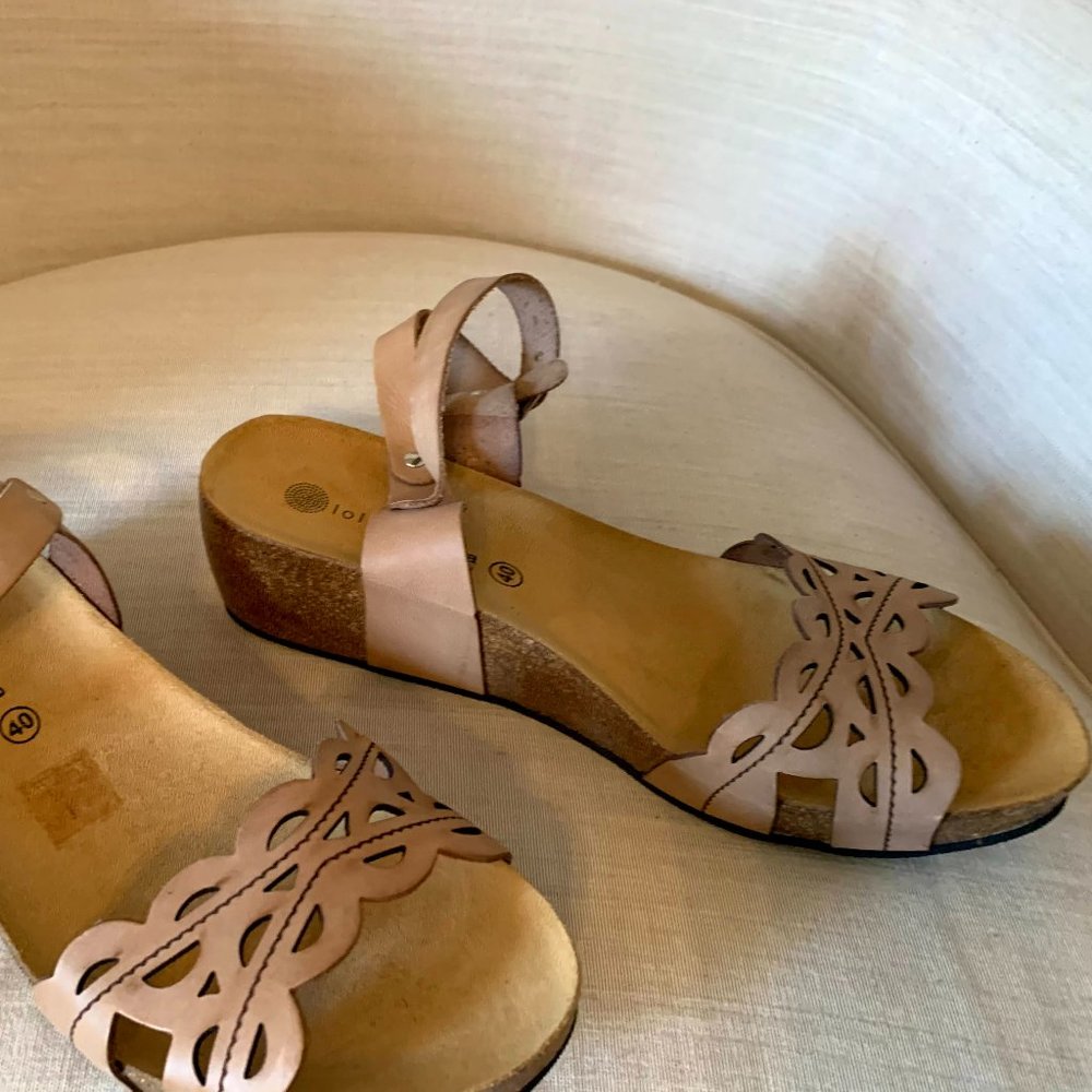 ERIC MICHAEL Lola Sabbia Tan Cream Sandals Sz 40